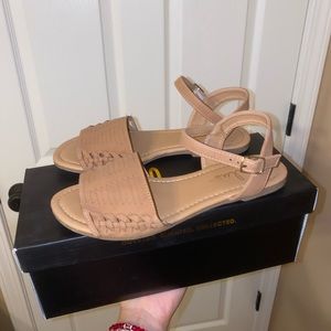 Lulus brown sandals size 5.5